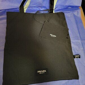 NWOT REVERSABLE VIP PRADA BEAUTY TOTE WITH COIN POUCH